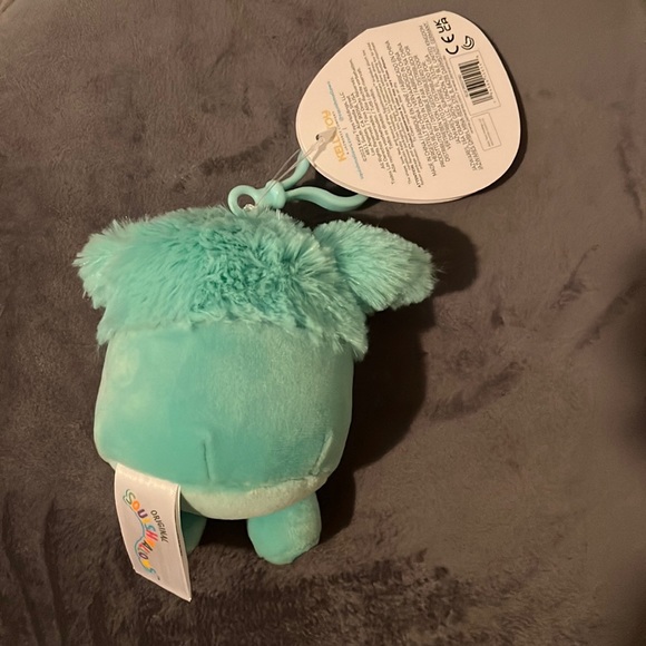 Joelle clip fuzzy belly and flower teal Bigfoot squishmallow clip - Picture 3 of 5